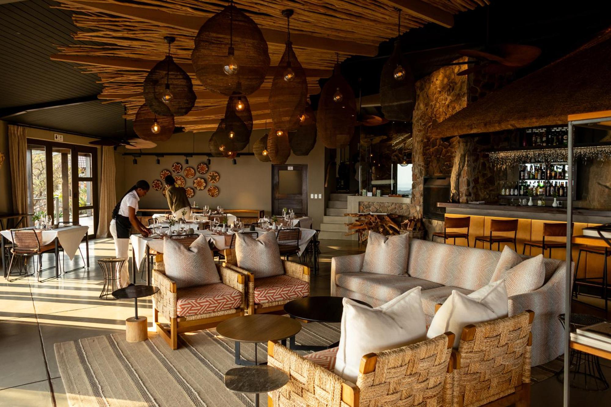 Zulu Rock - Babanango Game Reserve Lodge *