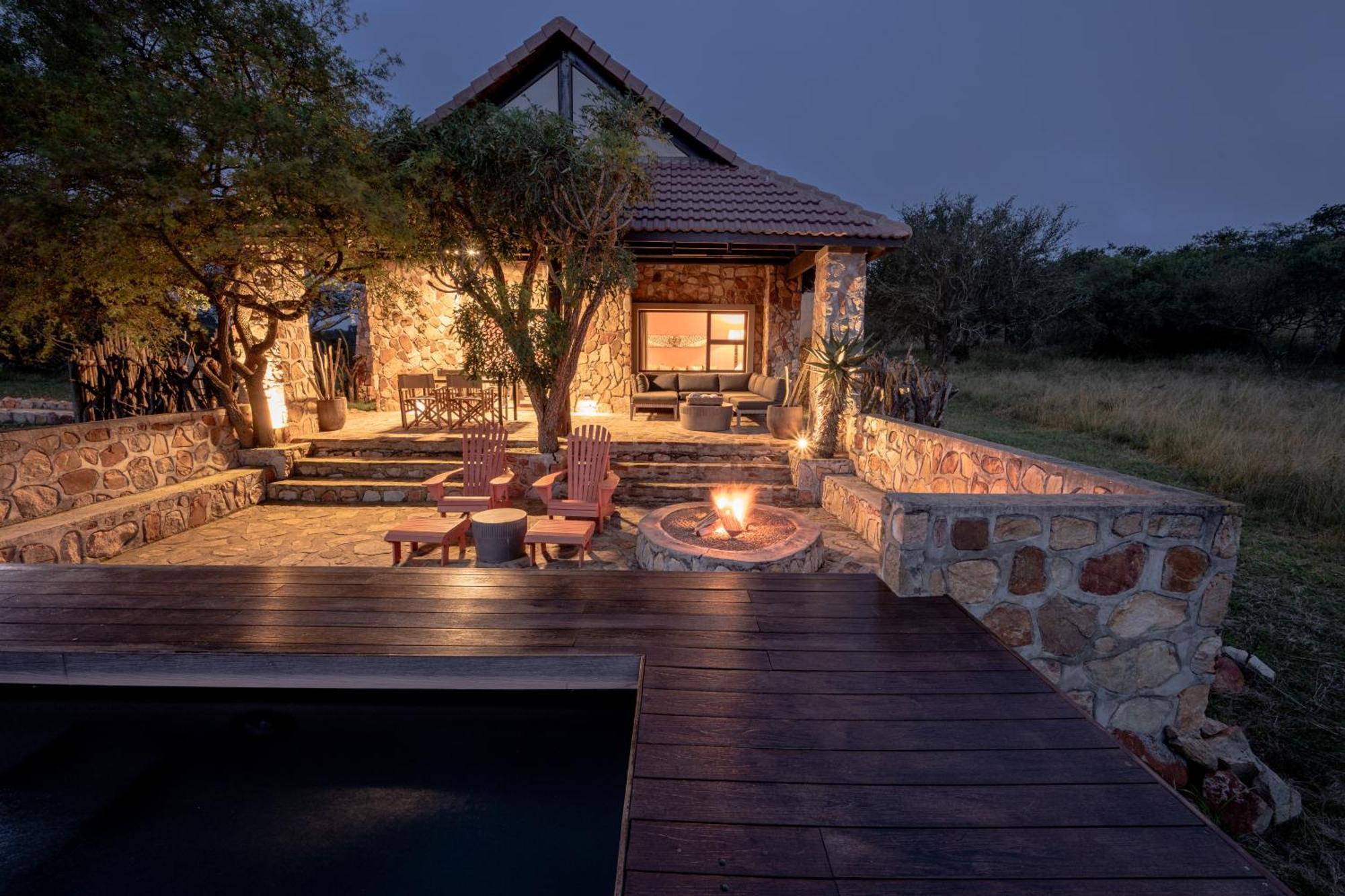 Zulu Rock - Babanango Game Reserve Lodge *