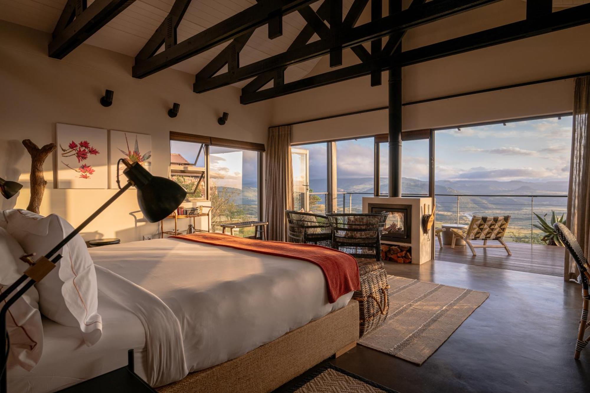 Zulu Rock - Babanango Game Reserve Lodge *